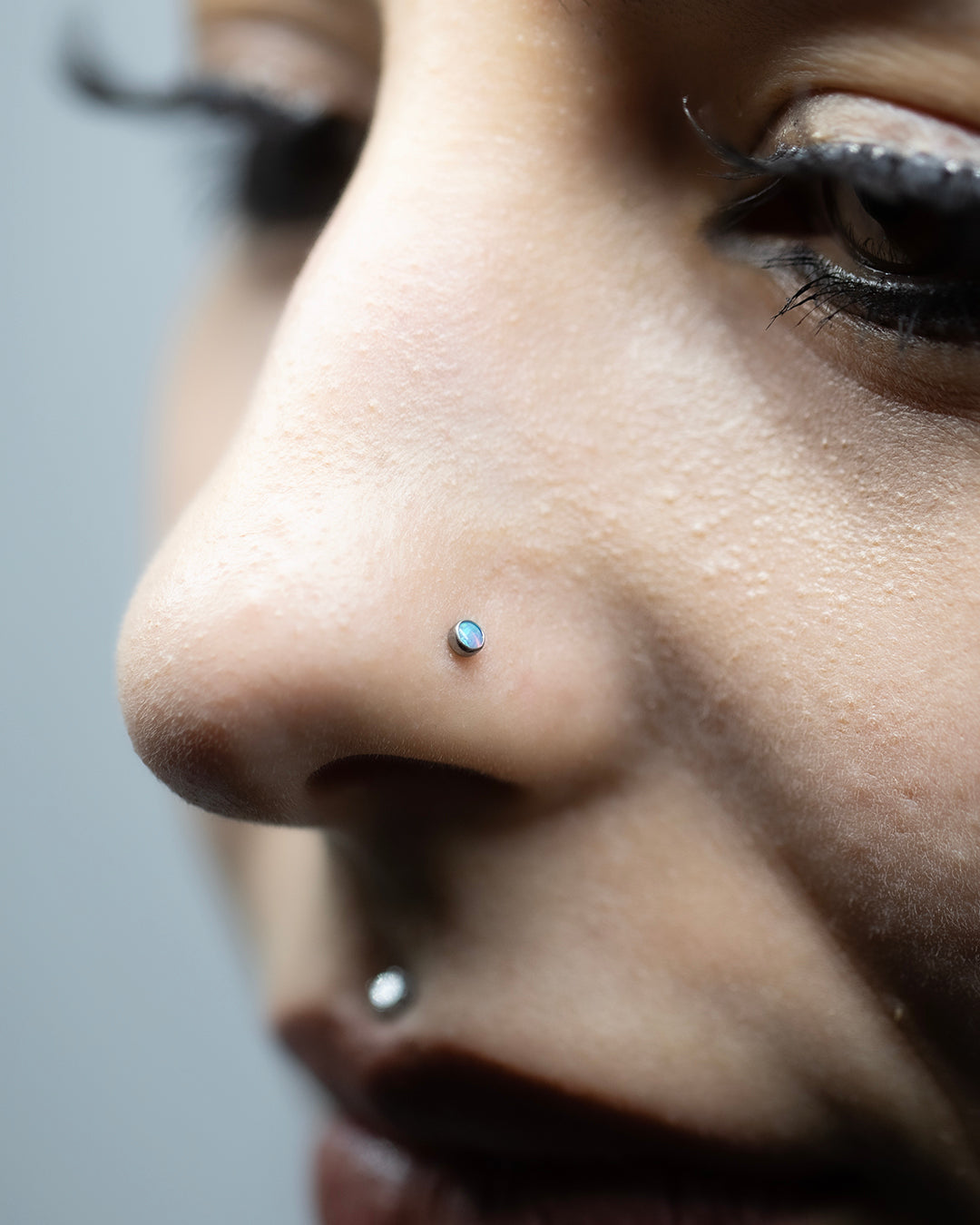 18G Nose Stud | Titanium Blue Opal Curved Nose stud