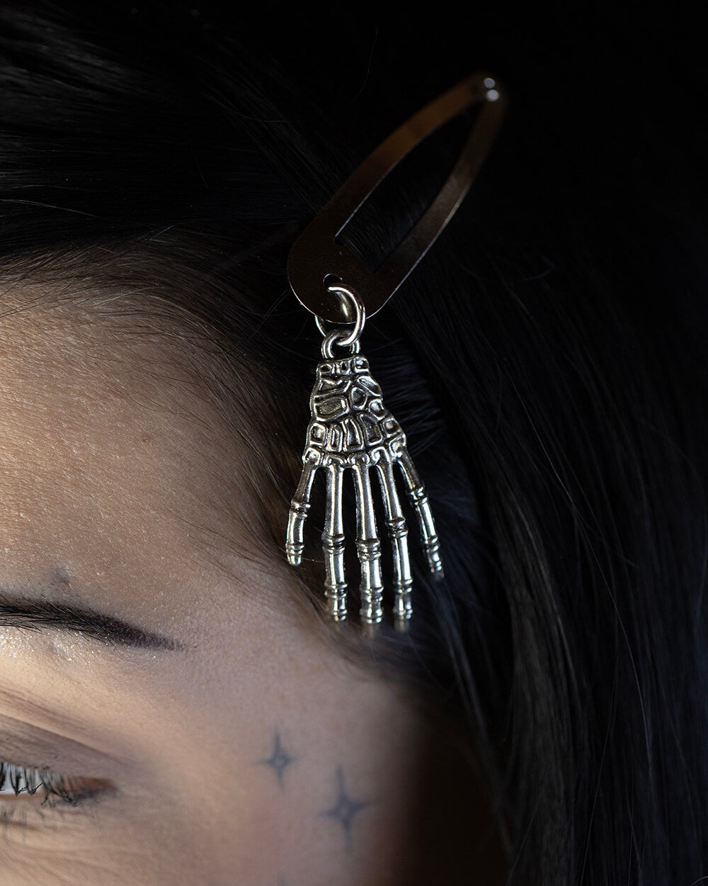 Sweet Vegeance Skeletal Hands Hair Clip