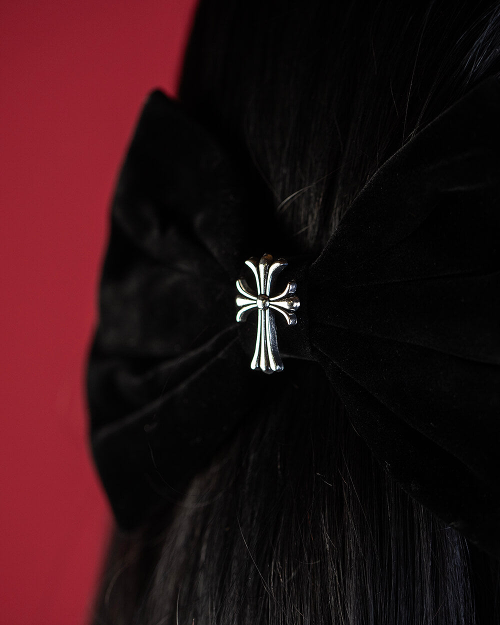 Sweet Vengeance Cross Hair Bow