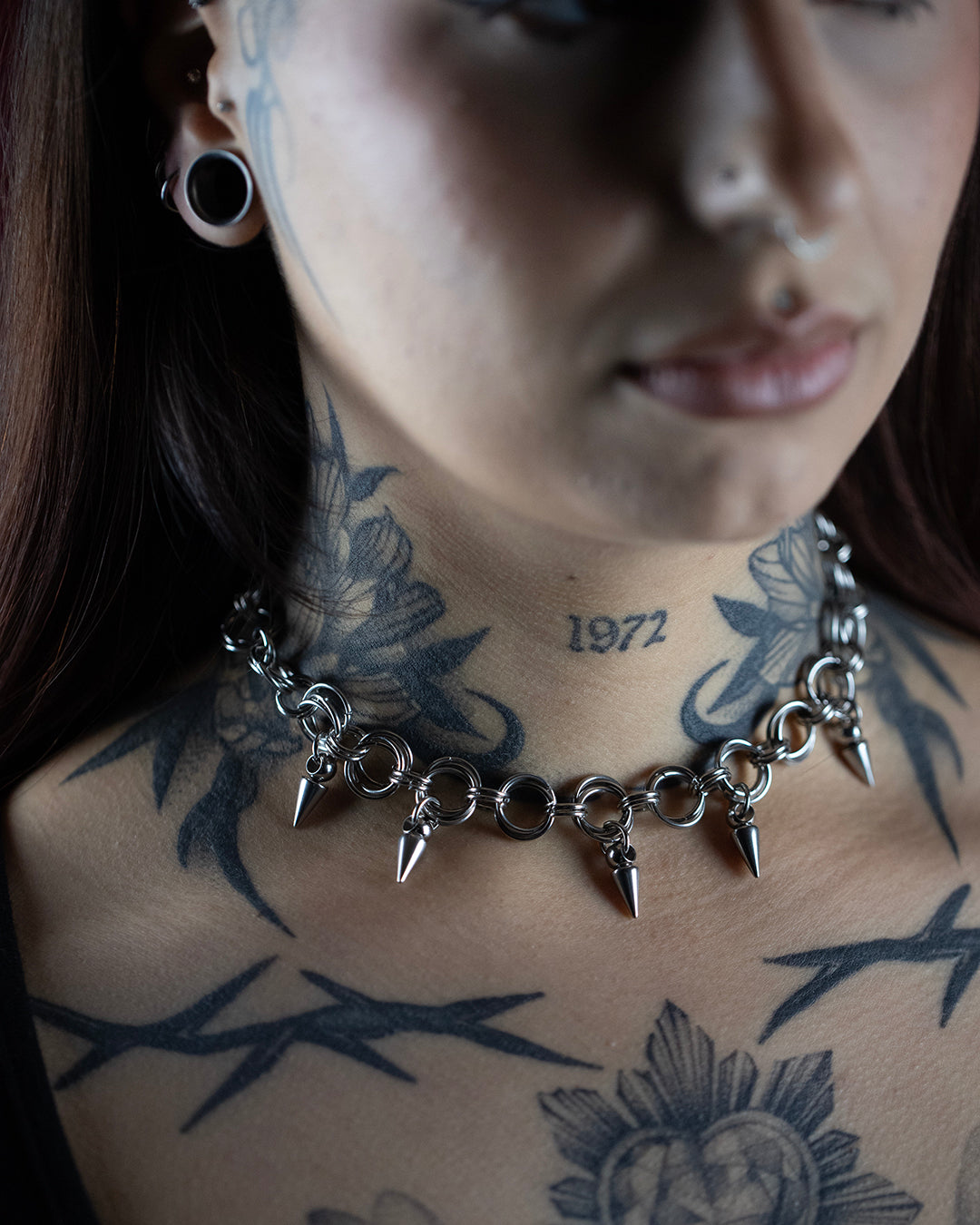 Double Linked Chainmaille Choker with Spikes