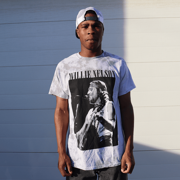 Willie Nelson | Black & White Tie Dye T-Shirt