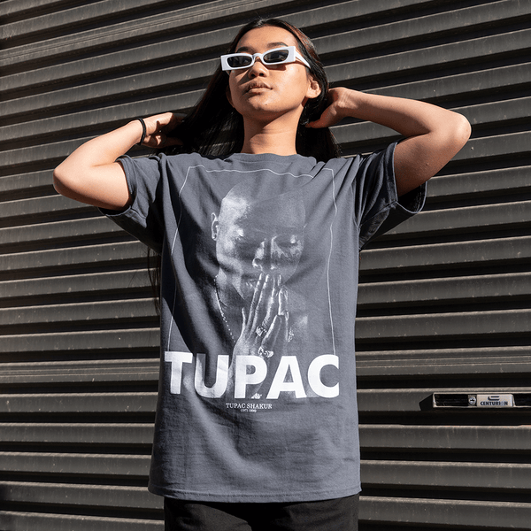 Tupac | Praying Charcoal Heather T-Shirt